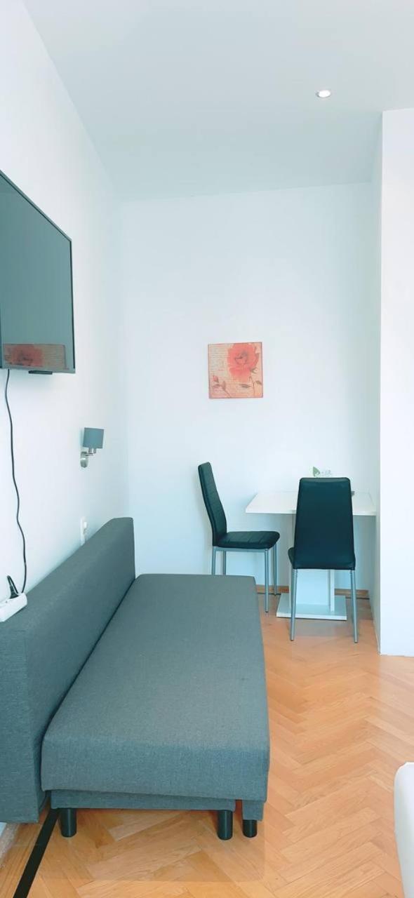 וינה Deluxe Rooms In Keplerplatz מראה חיצוני תמונה