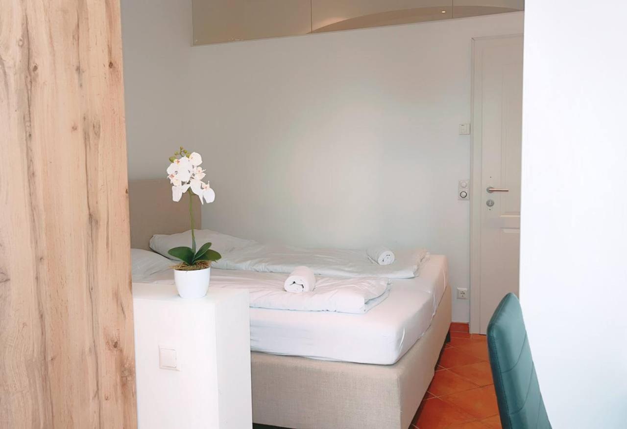 וינה Deluxe Rooms In Keplerplatz מראה חיצוני תמונה