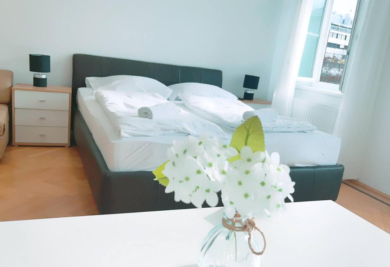 וינה Deluxe Rooms In Keplerplatz מראה חיצוני תמונה